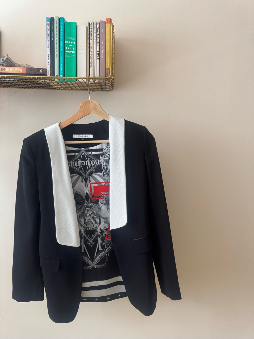 Greedilous (Korea) Blazer with White Contrast Lapels
